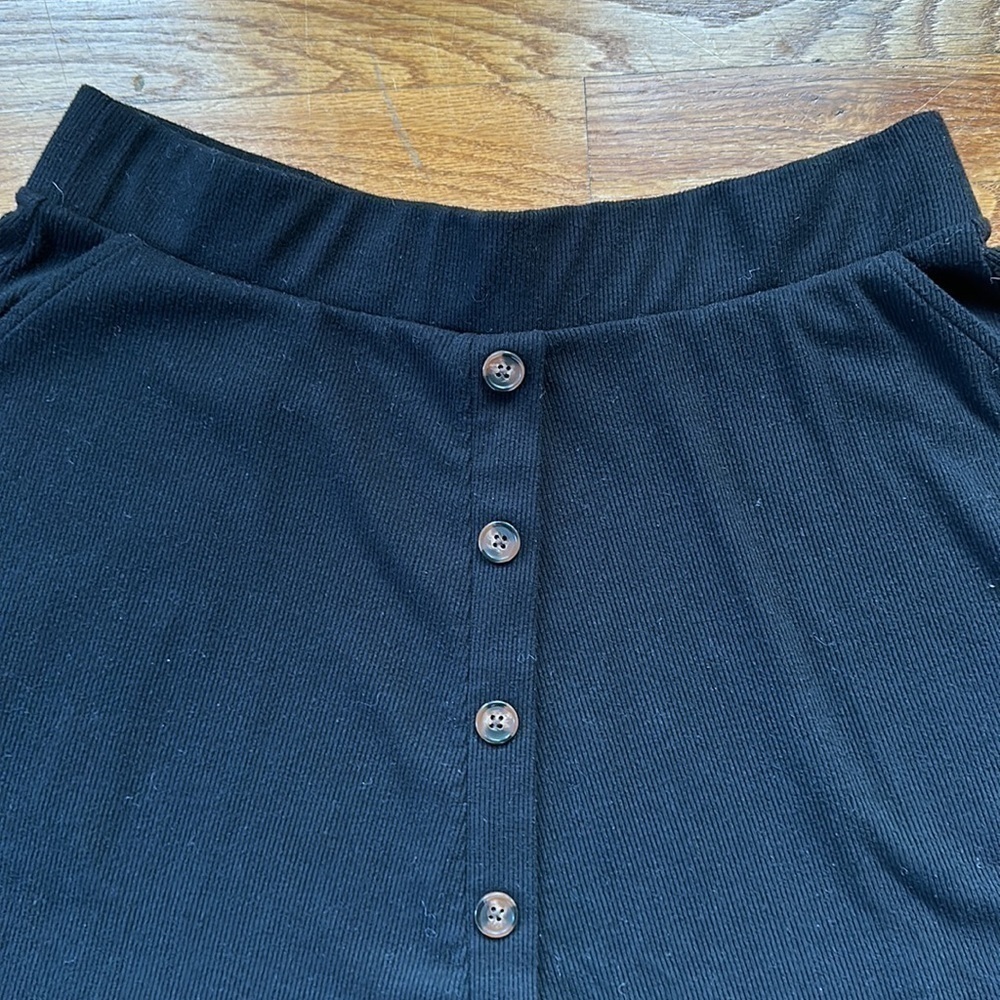 Torrid Black Ribbed Knit Skirt Size 1 - Picture 11 of 14